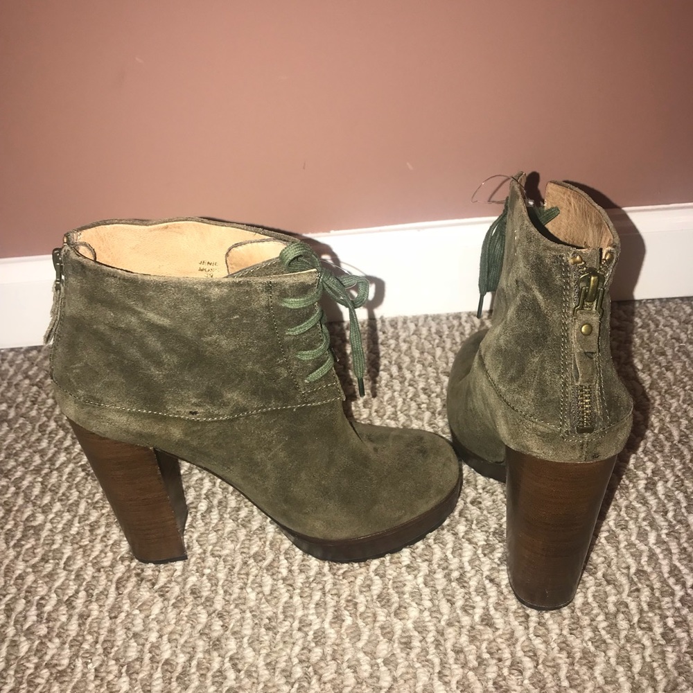 Modern vintage olive suede boots - Picture 5 of 8